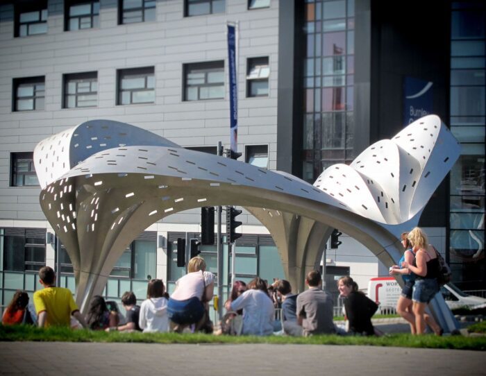 Rainbow Gate | Tonkin Liu