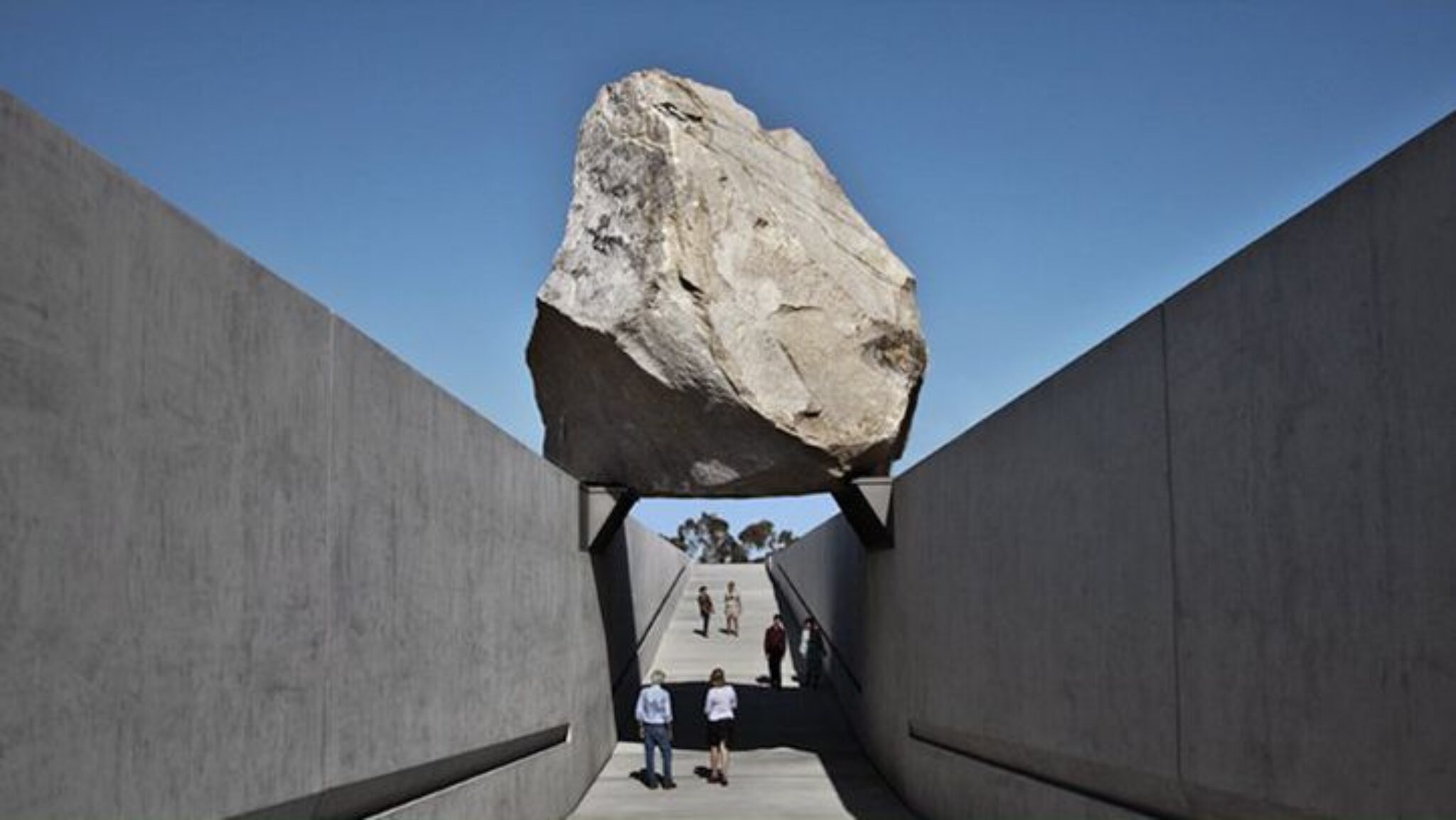 Levitated Mass | Michael Heizer - Arch2O.com