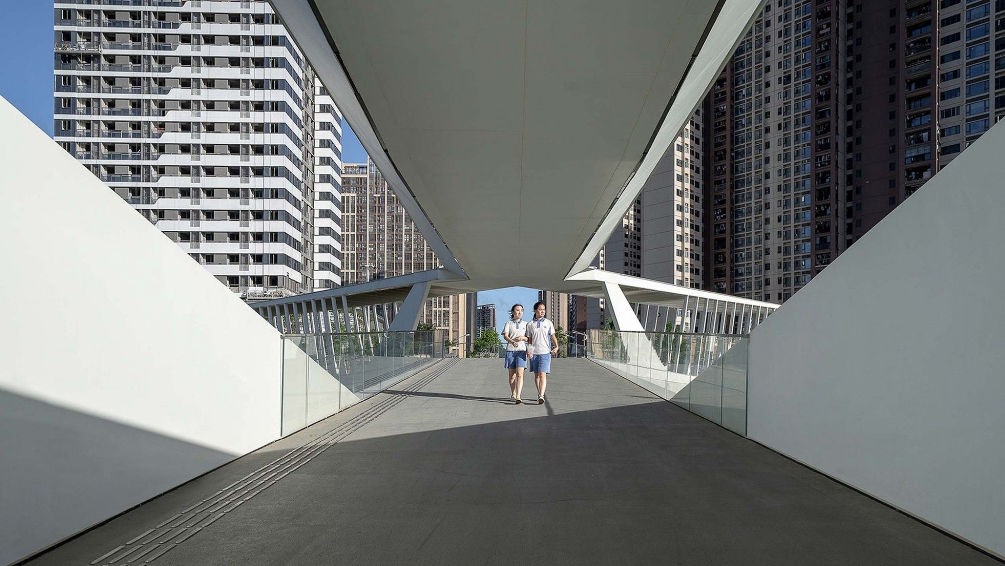 Pedestrian Bridge in Shenzhen, China - Arch2O.com