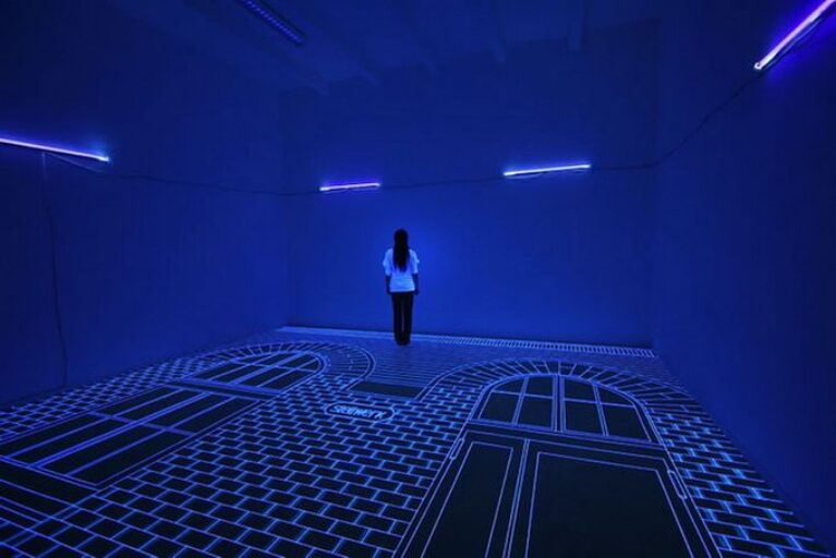3D UV Thread Installation | Jeongmoon Choi