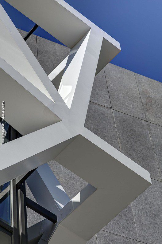 8052 peoplegroup 20130220 1