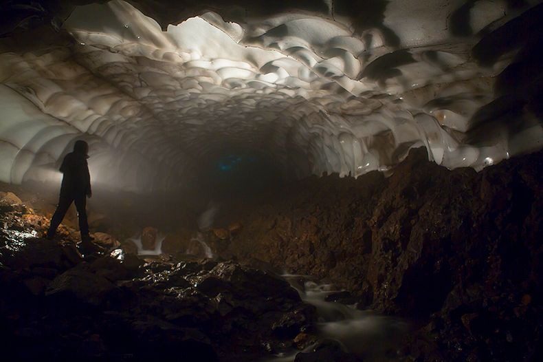 kamchatka ice tunnel 7[6]
