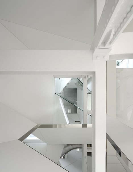 dezeen Skyhouse by David Hotson and Ghislaine Vinas 30