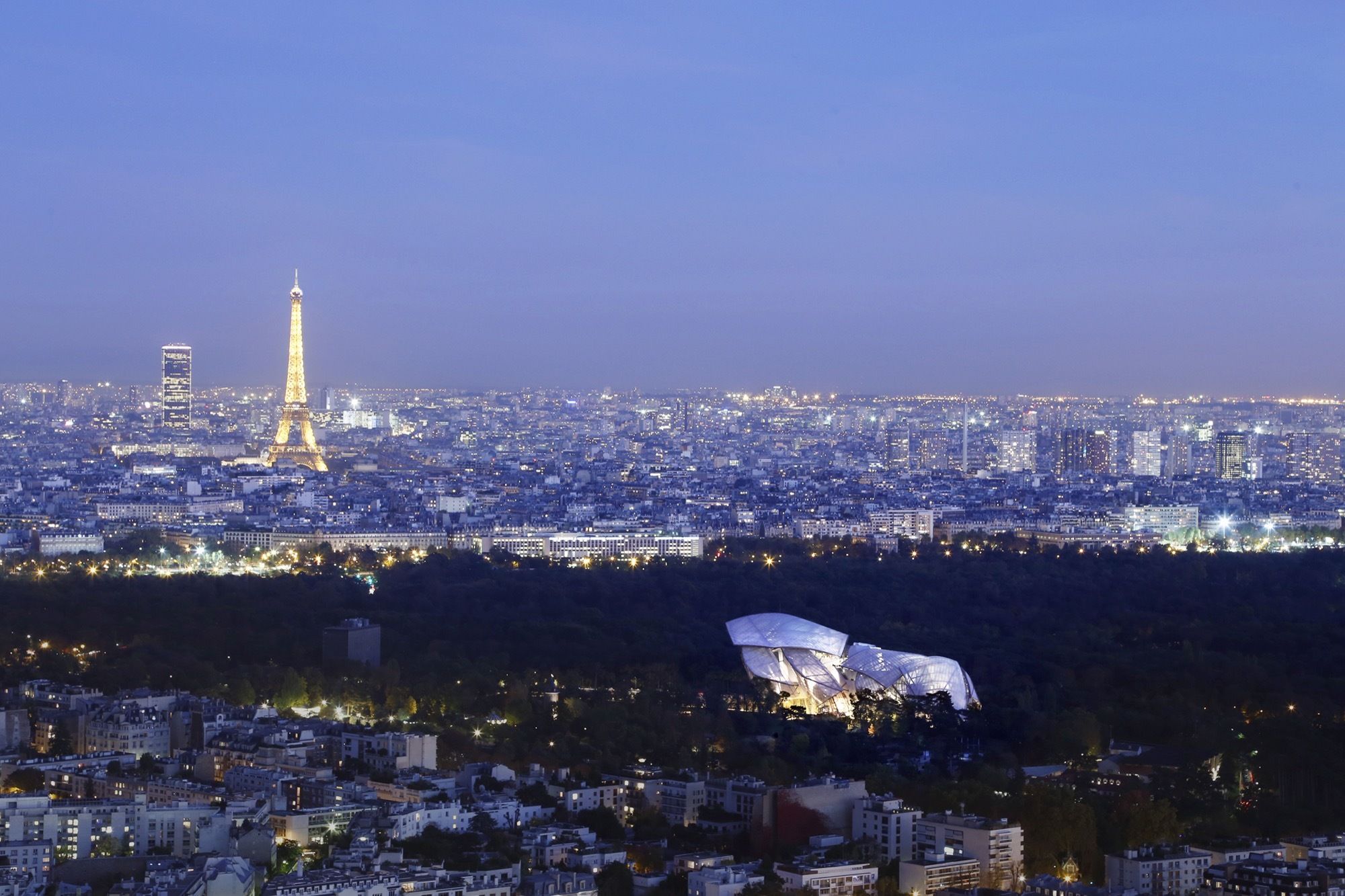 Frank Gehry's Masterful Fondation Louis Vuitton Opens in Paris