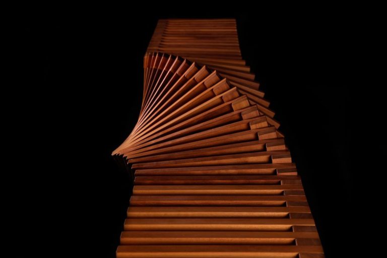 The spiral wooden bench "S Urban" | Verónica Martínez