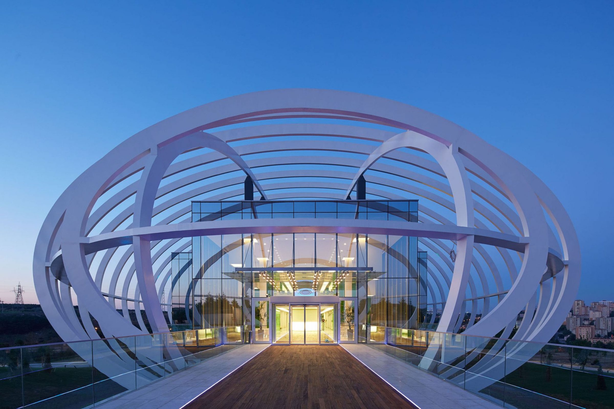 Elliptical Exterior ‘Tema Istanbul Showroom’ Yazgan Design