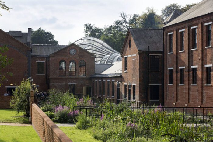 486 04 MR BombaySapphireDistillery CREDIT IwanBaan Bombay Sapphire Distillery
