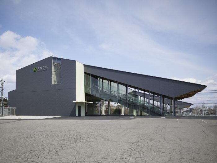 Hoshakuji Station: reconnecting a town | Kengo Kuma