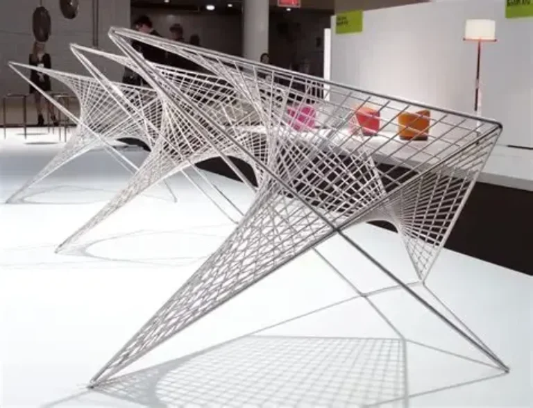 The Parabola Chair | Carlo Aiello