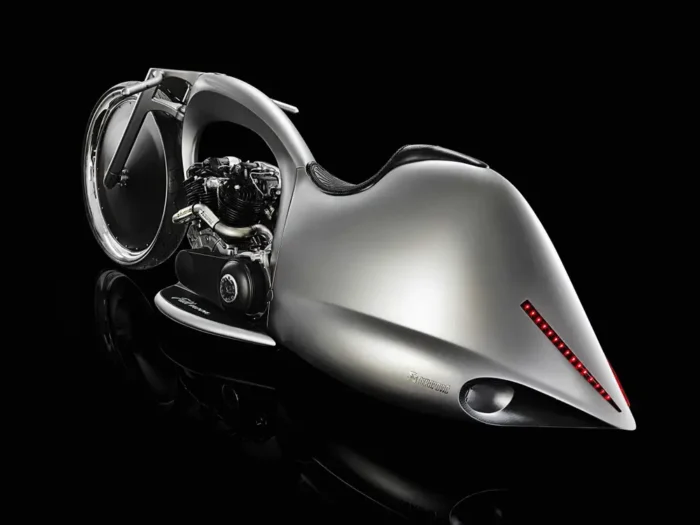 Full Moon Motorcycle | Akrapovic + Dreamachine Motorcycles