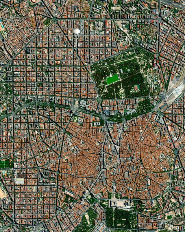 Stunning Aerial Views of 50 Cities around the world