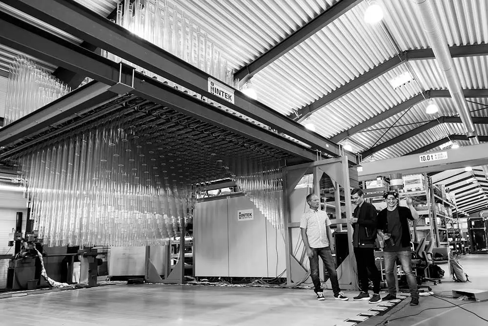 breaking the surface content 1c31526c