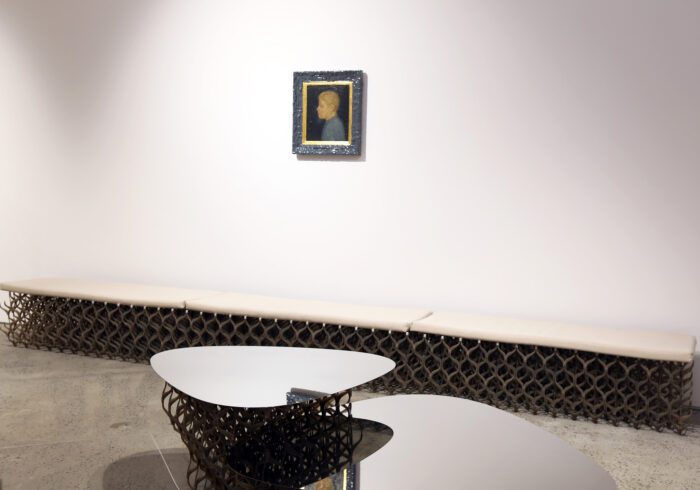 Chamber Sung Jang 4Mobi LowTabledouble 2Mobi Bench med