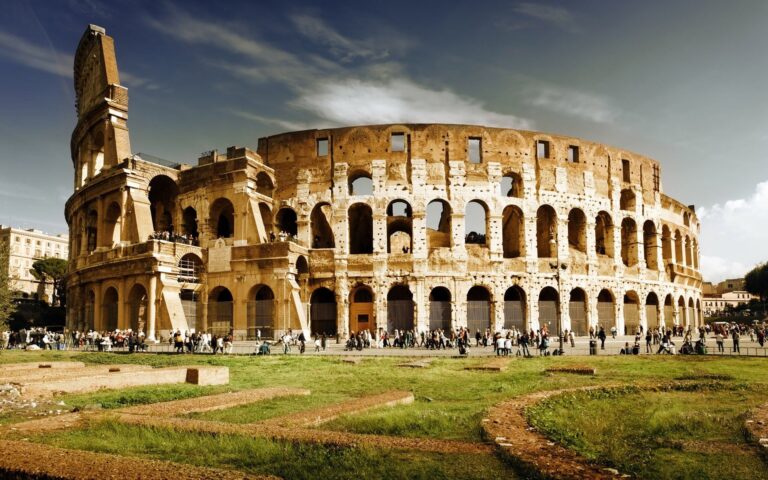 Famous Landmarks In The Wrong Places | DesignCrowd