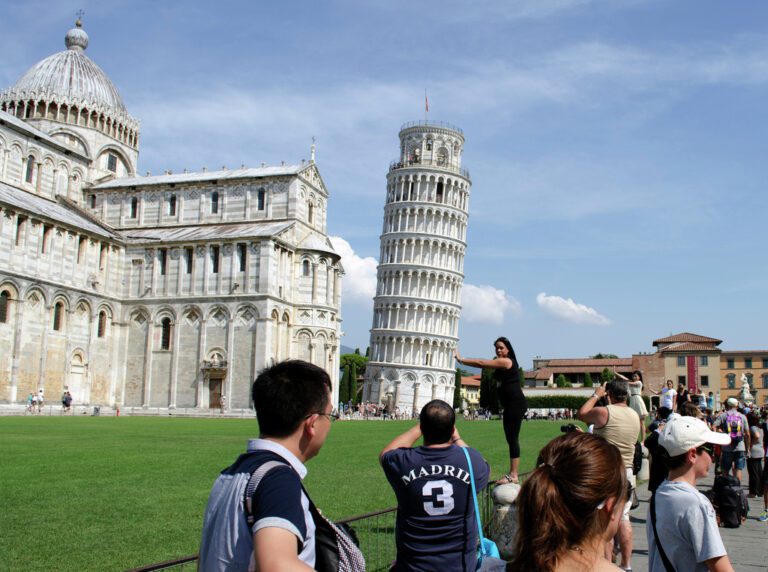 Adobe Make Sure No Tourists Get In Your Way Of Taking The Best Landmark Shot