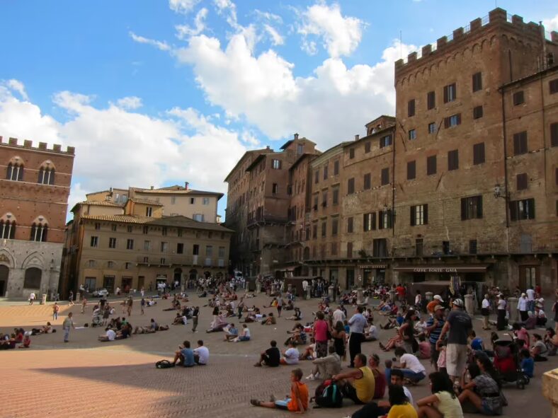 Small Public Square Rome What Makes a Public Square ? - Arch2O.com