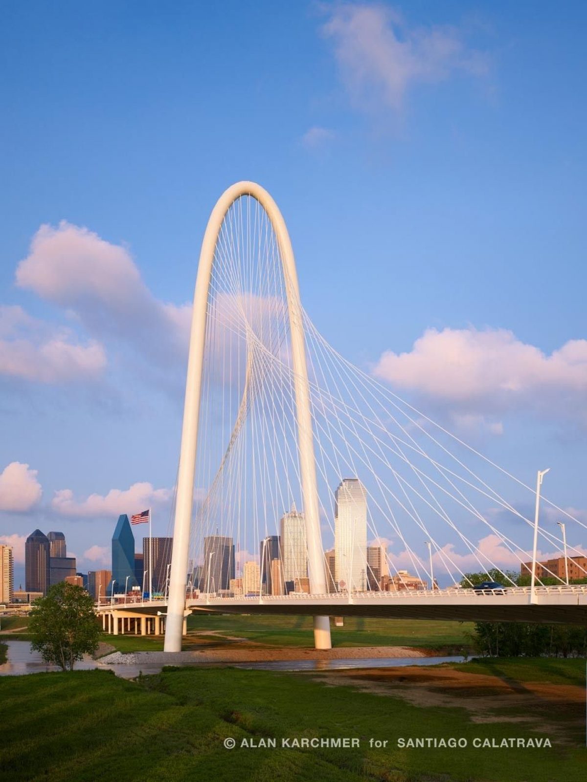 Margaret Hunt Hill Bridge (Santiago Calatrava) photo 1