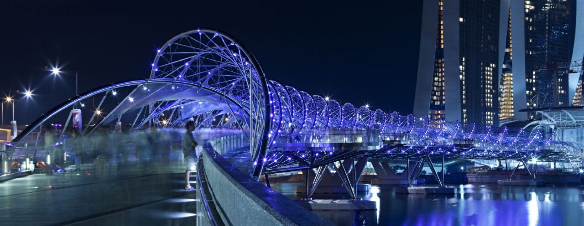 10 Extraordinary Neofuturistic Bridge Designs!