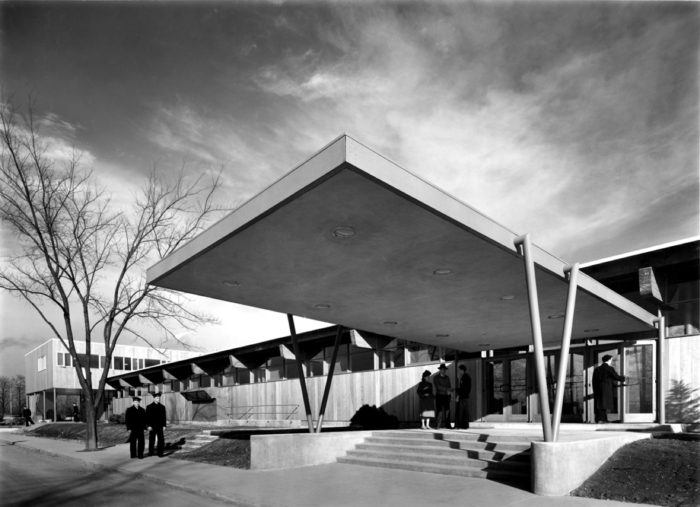 Great Lakes Naval Training Center - Hostess House | SOM