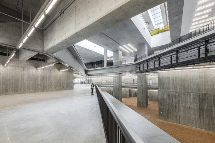 415 CO 2102 710 KM H