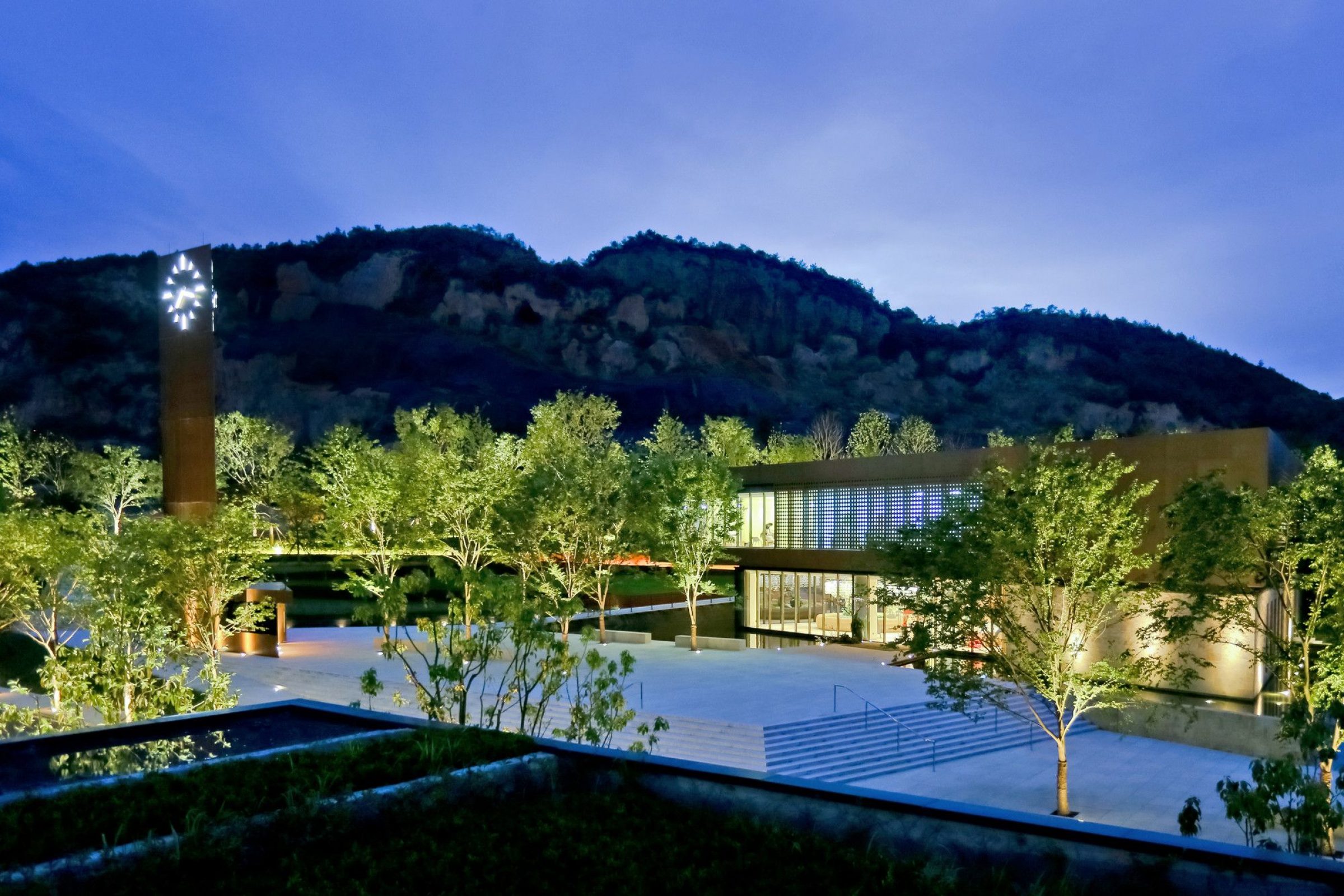 Seven Sage County Community Office Building | Allied Architects ...