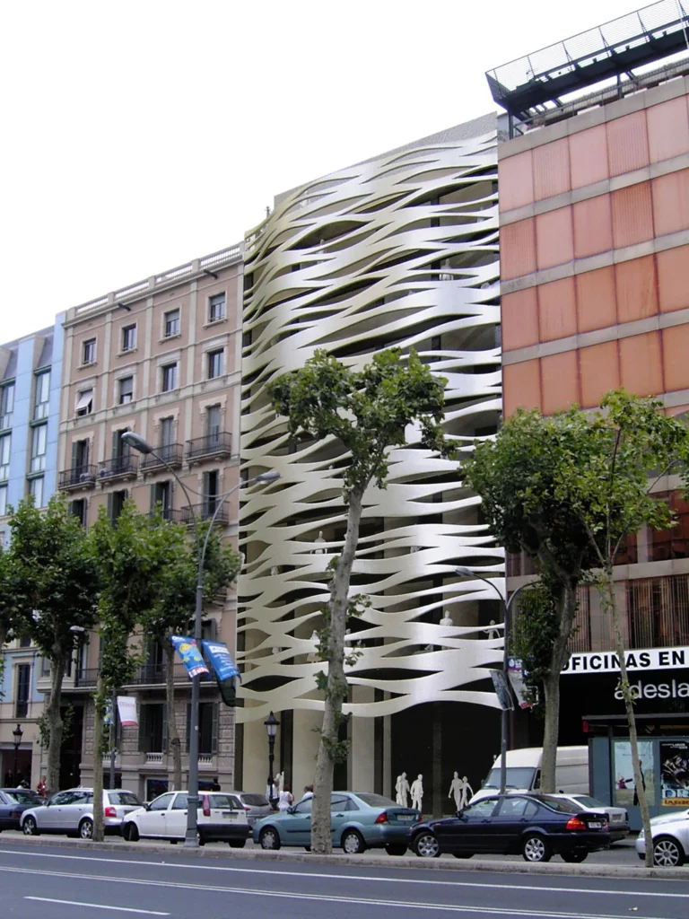 Suite Avenue | TOYO ITO & ASSOCIATES ARCHITECTS