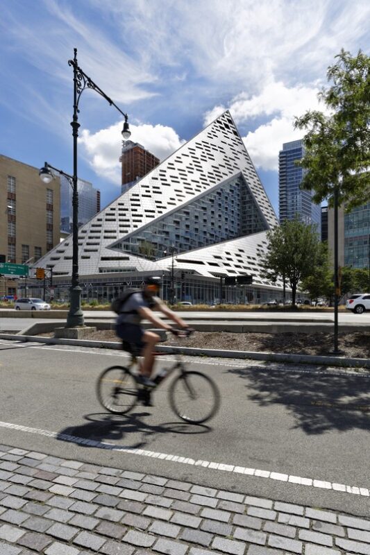 VIA57West BIG Aussen 2 Foto KirstenBucher