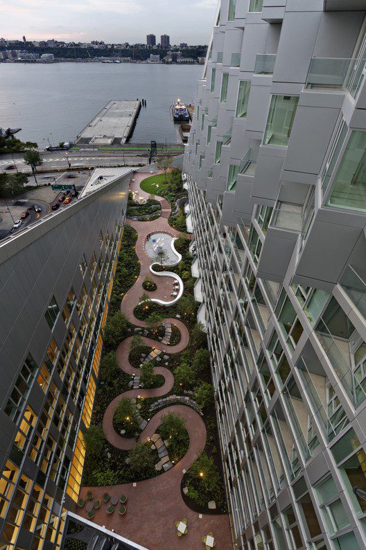 VIA57West BIG Innenhof 2 Foto KirstenBucher