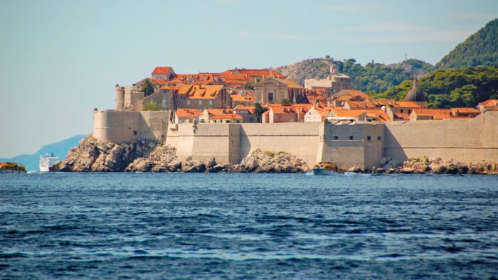 article croatia dubrovnik city walls wideshot