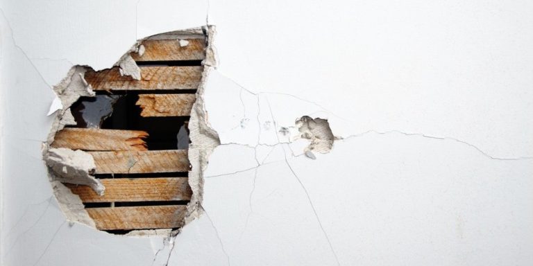 Why are walls in the US and the UK empty in between?