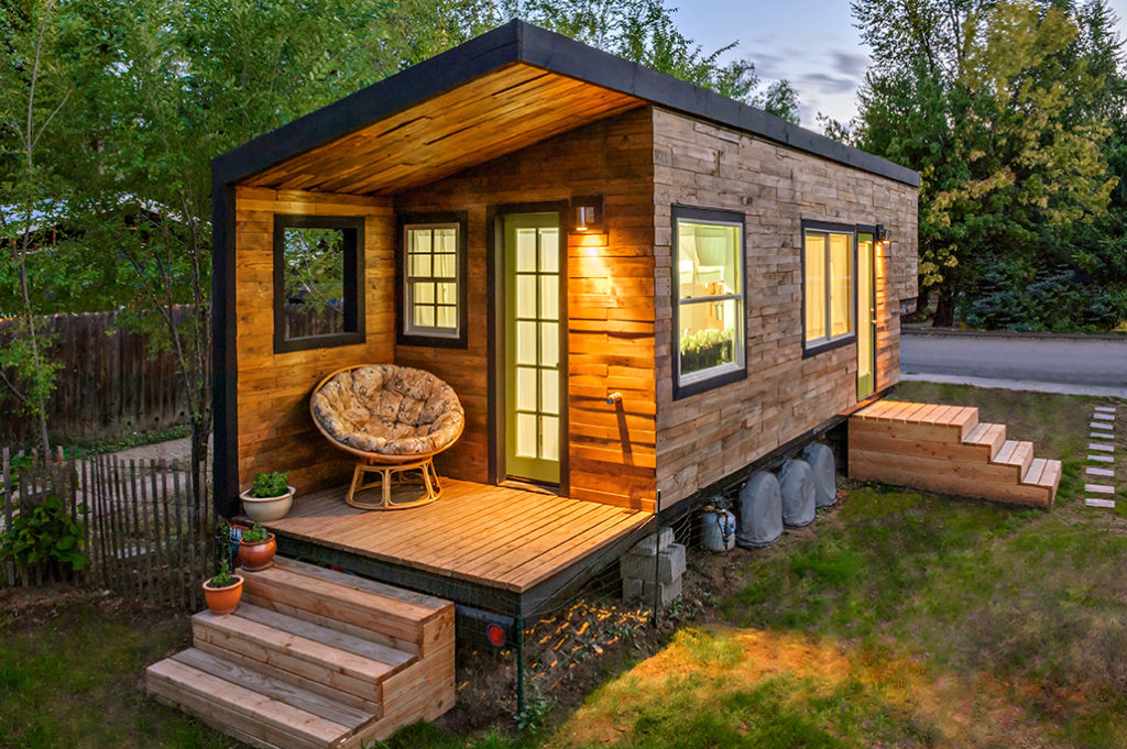 10 Really Small Houses that Feel “Bigger on the inside”