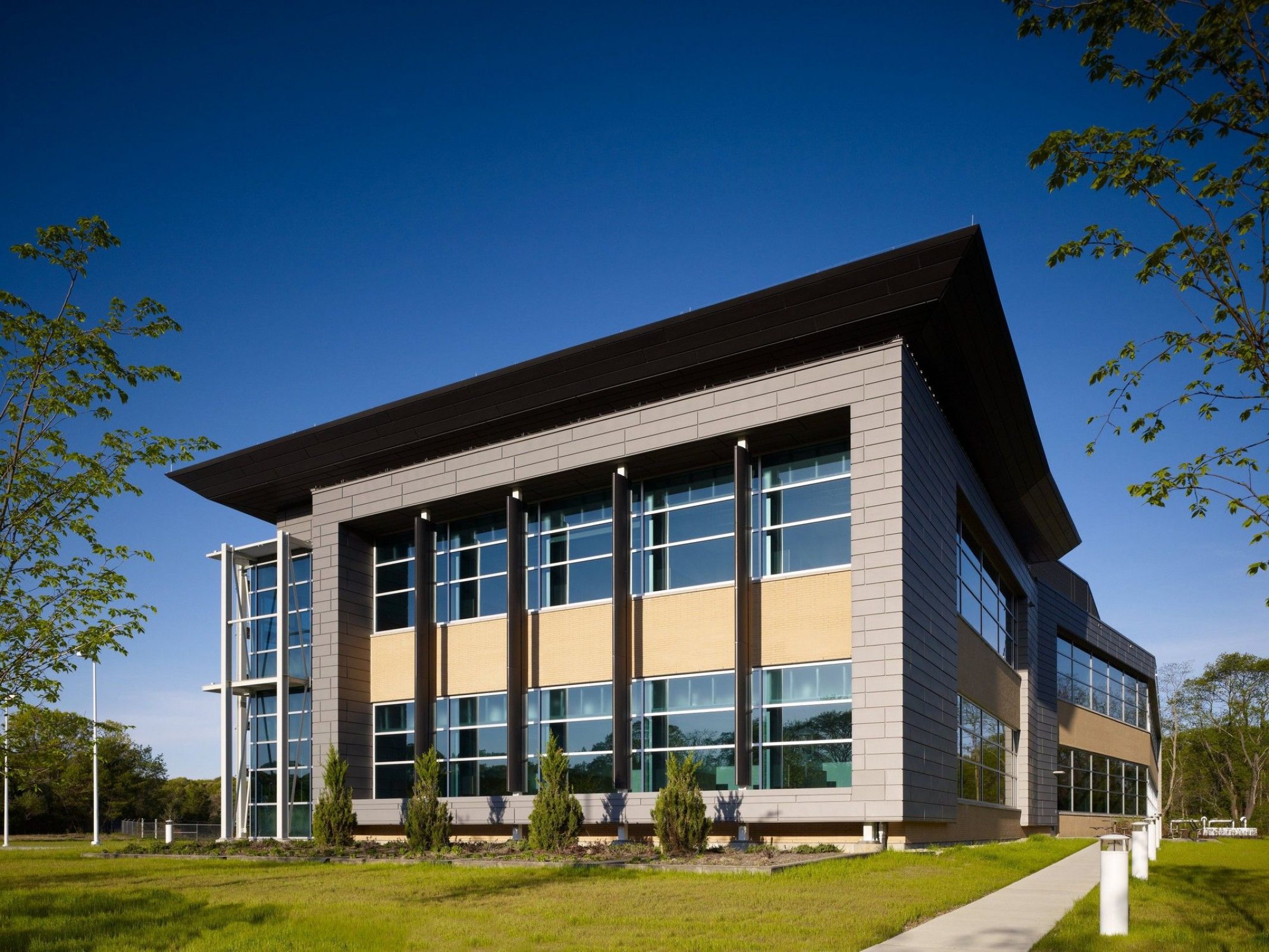 Advanced Energy Center, Stony Brook University | Flad Architects -  Arch2O.com