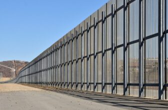 border wall proposal mexico usa trump jonathan mcIntosh 5 days architect h sq dezeen 2364 col 0 1704x959