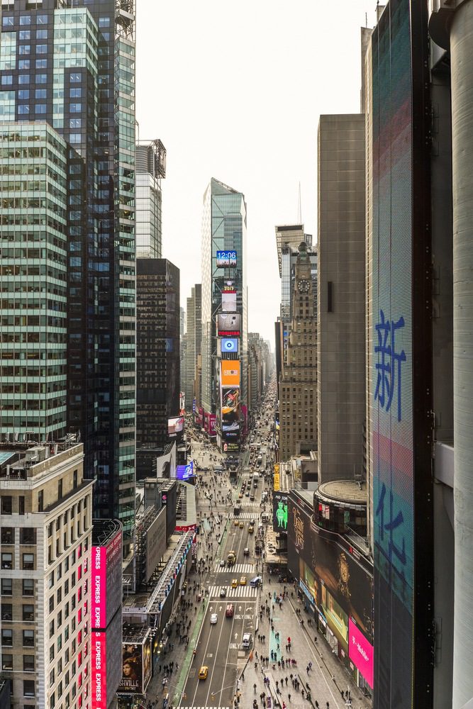 201001 NY Times Square Sn hetta N63 publication