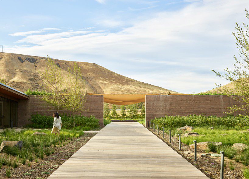 WASHINGTON FRUIT & PRODUCE CO. HEADQUARTERS by Graham Baba Architects, view 13