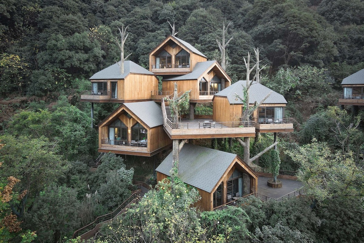 10 Tree Houses With Breathtaking Views Of Nature