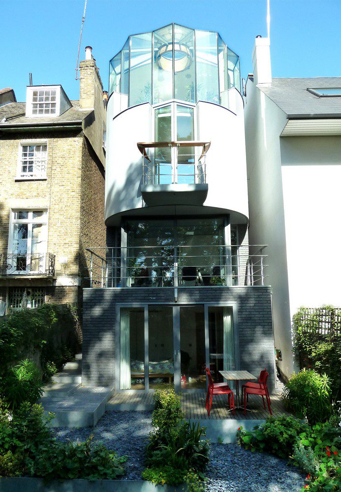 6 Wood Lane by Birds Portchmouth Russum Architects, view 1