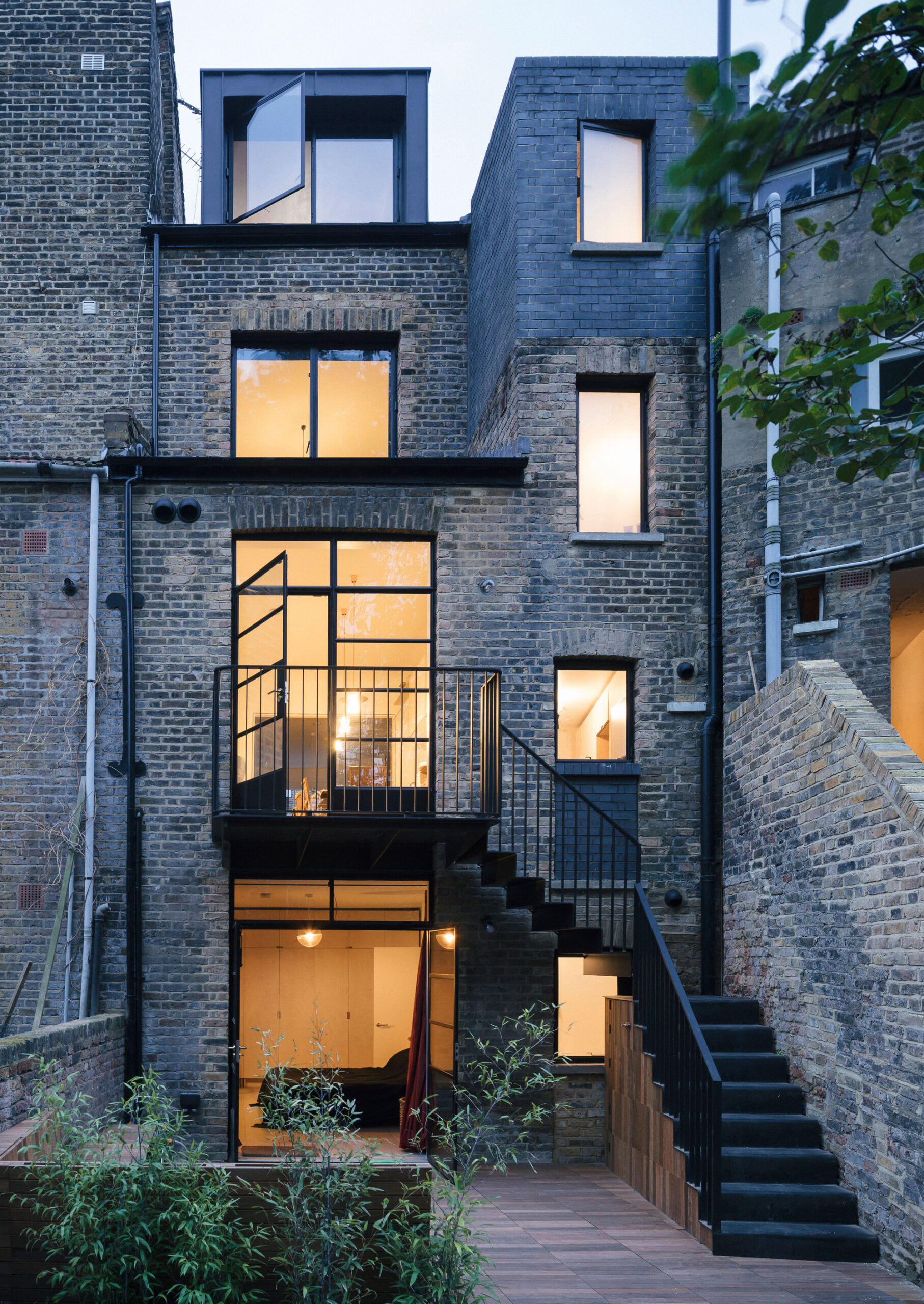 Marie’s Wardrobe by Tsuruta Architects, view 8