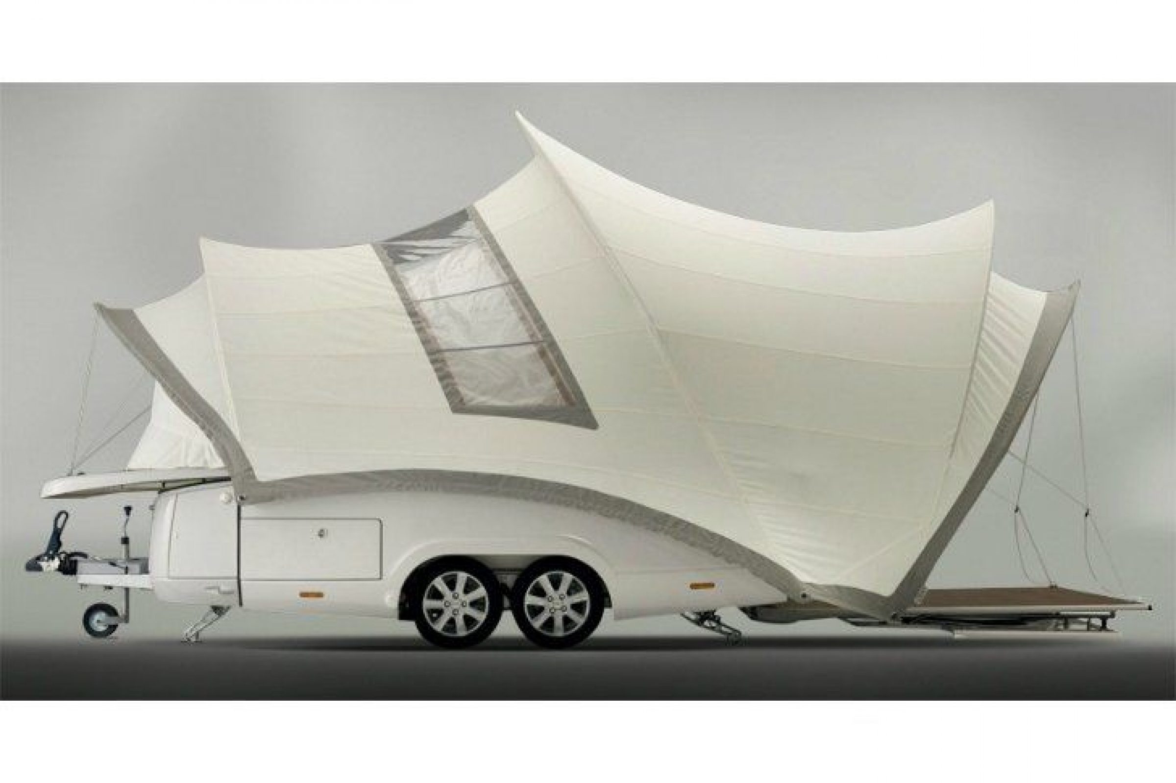 Sydney LandmarkInspired “Opera Camper” by Dutch Rob Vos Introduces