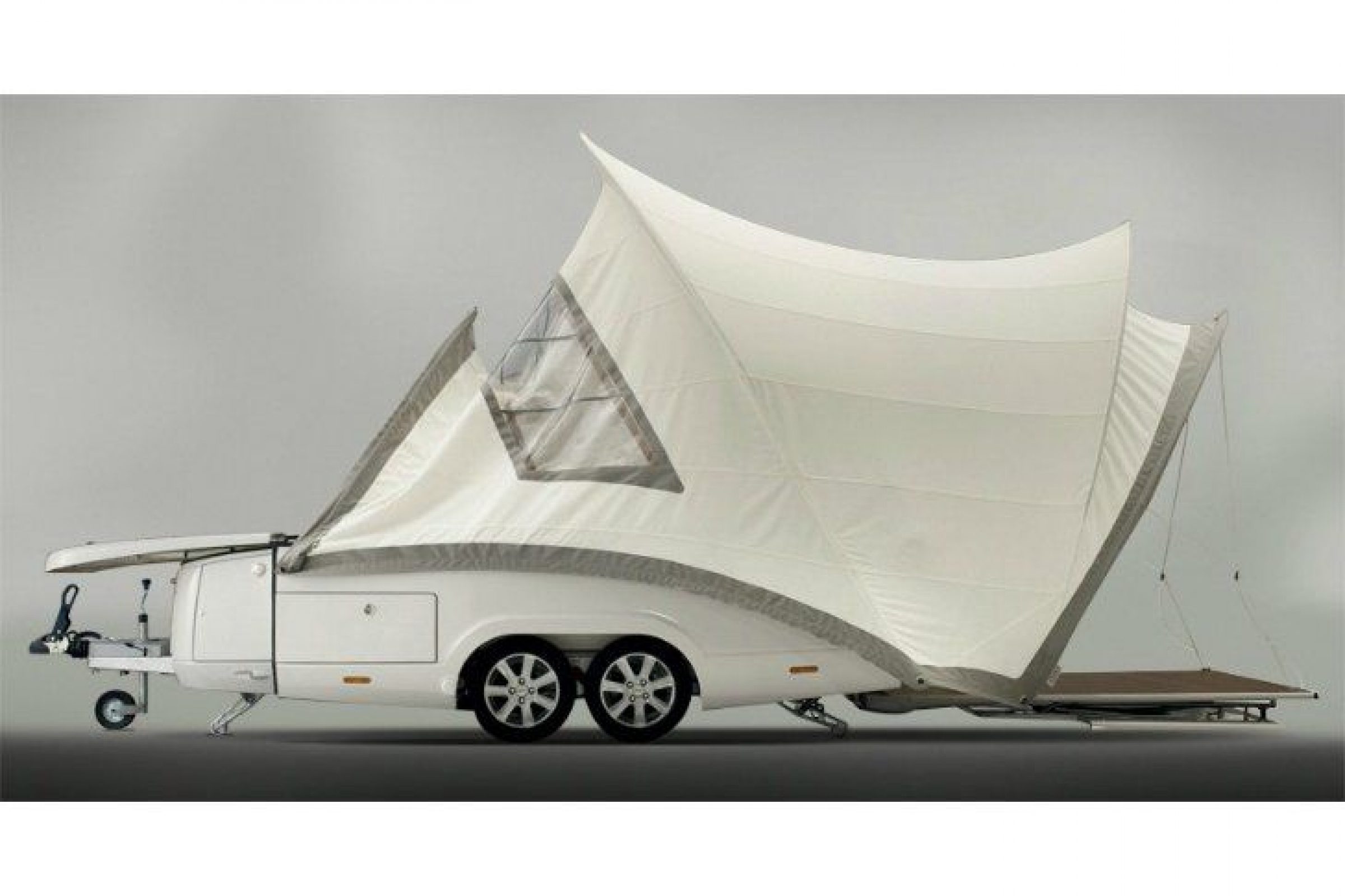 Sydney LandmarkInspired “Opera Camper” by Dutch Rob Vos Introduces