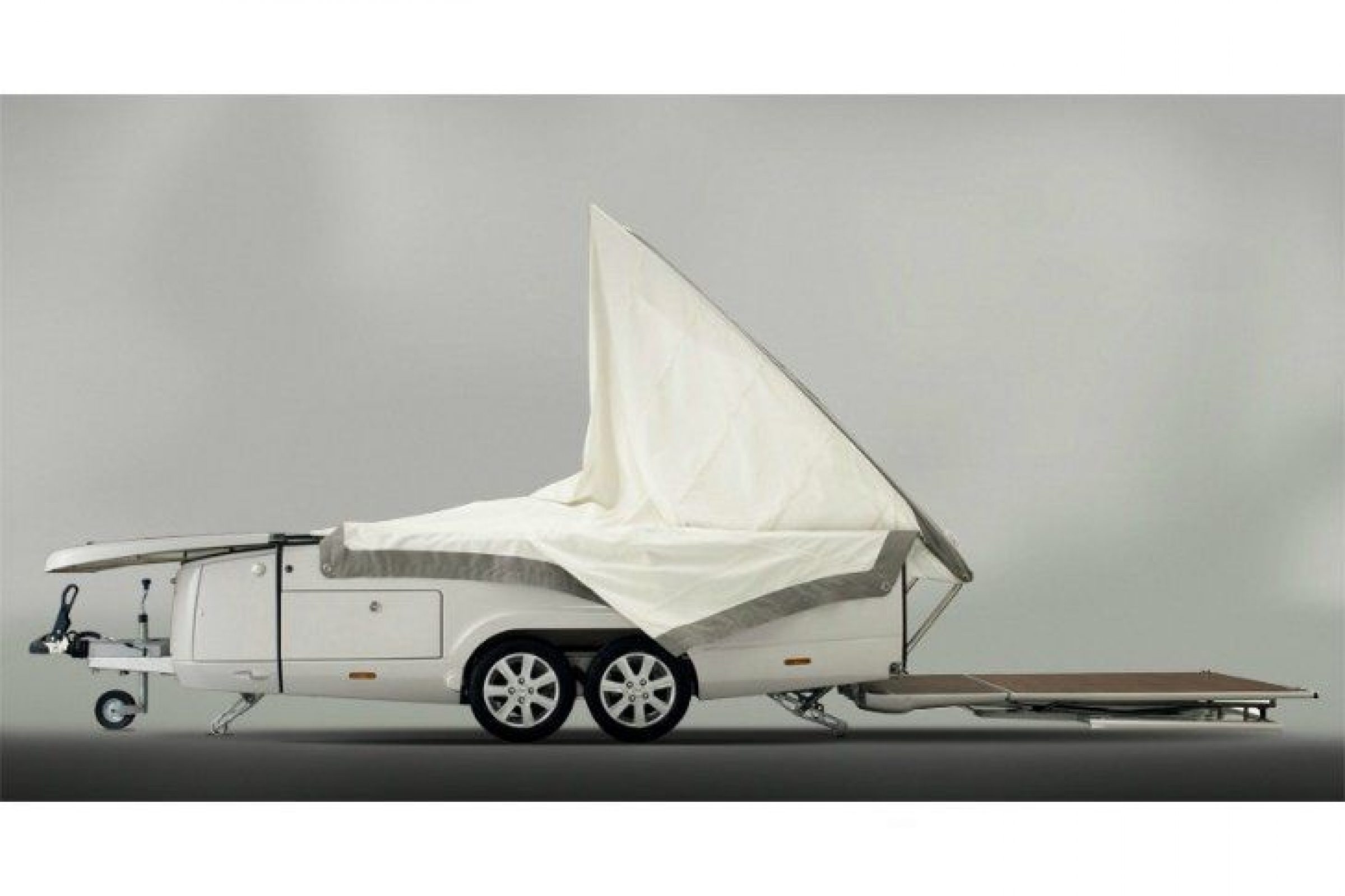Sydney LandmarkInspired “Opera Camper” by Dutch Rob Vos Introduces
