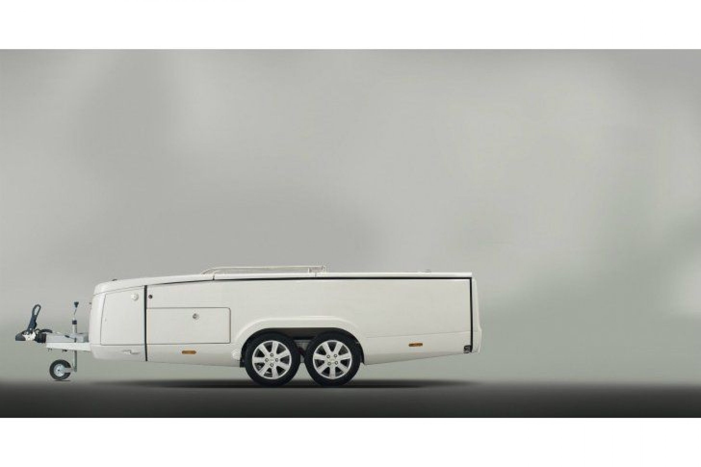 Sydney LandmarkInspired “Opera Camper” by Dutch Rob Vos Introduces