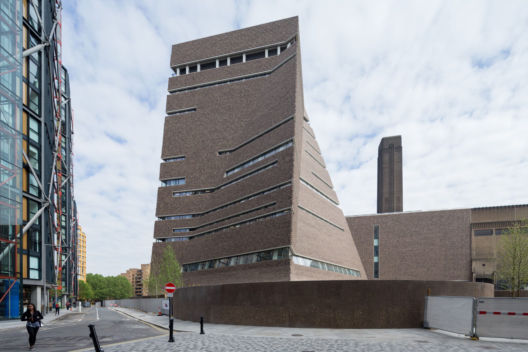 Tate Modern Switch House by Herzog & de Meuron, view 15