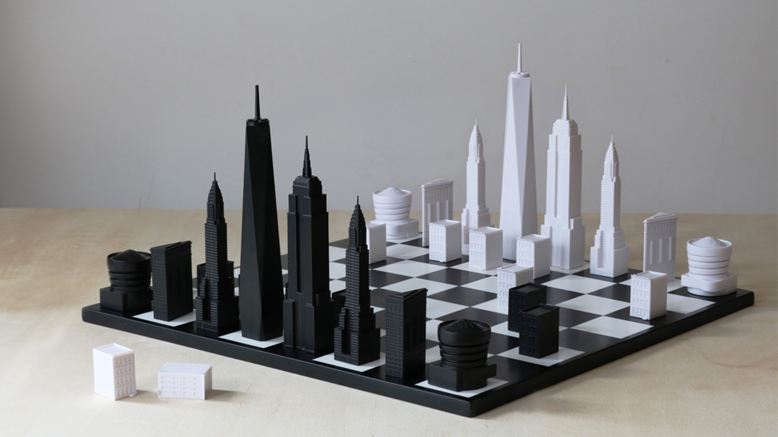 Details about   Skyline The New York Chess Set 