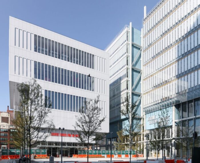 New Photographs Reveal Renzo Piano's Recent Addition to Columbia University Campus