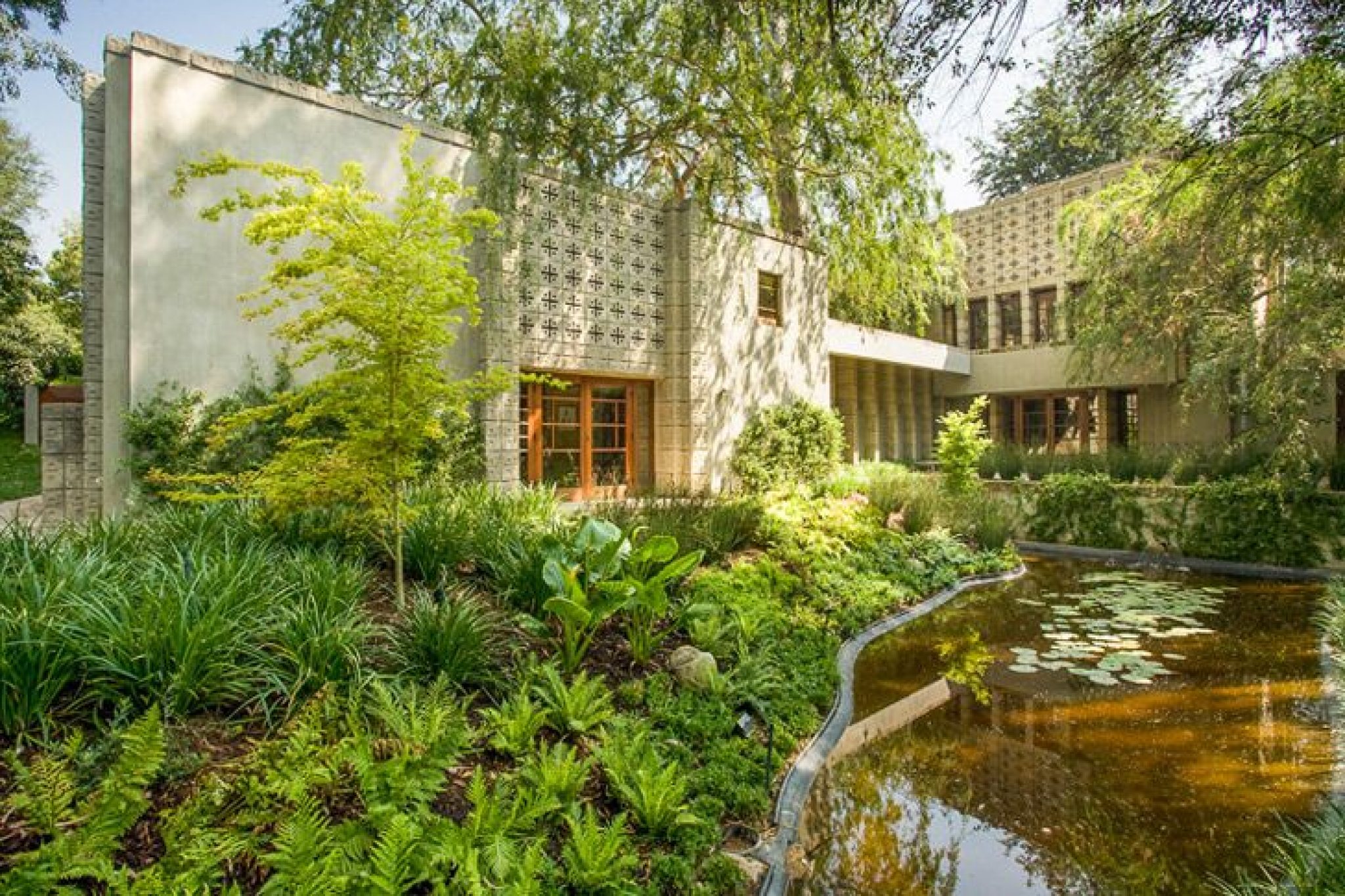 5 Frank Lloyd Wright Buildings That Featured in Popular Movies and TV ...