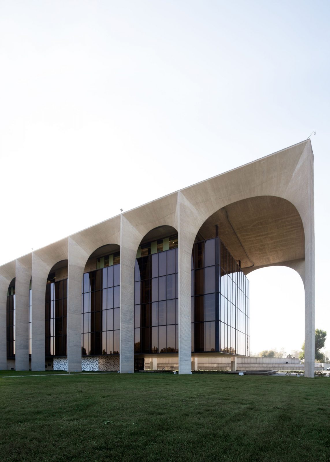 Pictures of the Dearest Building to Oscar Niemeyer in Europe Captured ...