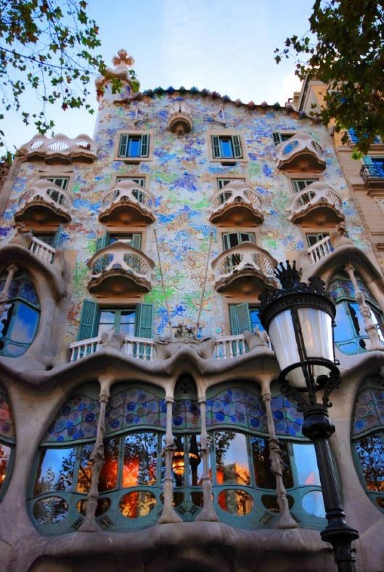 mosaic tour in barcelona