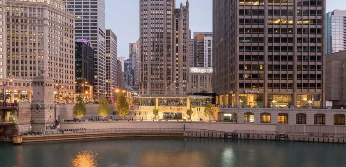 Foster + Partners Apple's Store Chicago Can Not Handle The Winter Blues