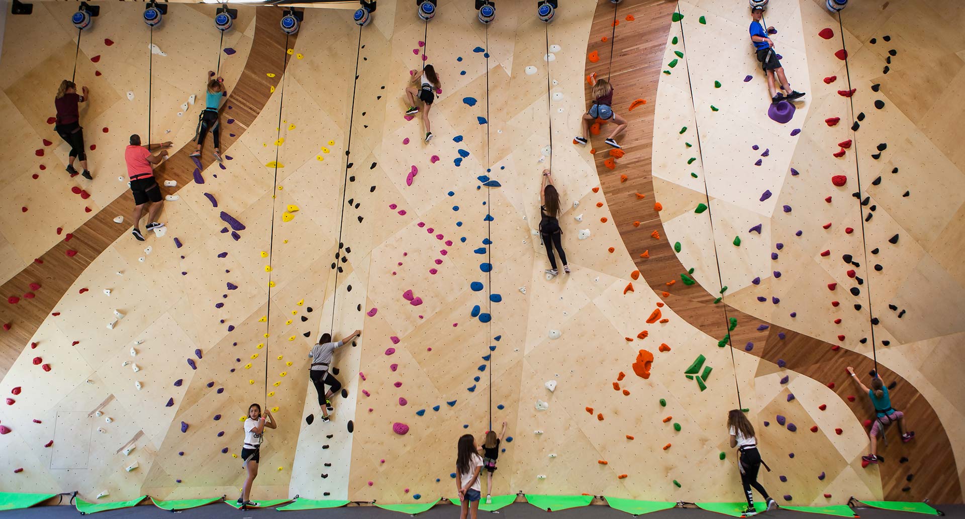 Arch2O rock climbers haven indoor rock climbing facilities bring mountains close to home 39
